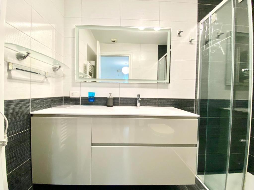 Mpm - Belinzaghi 5 6 Pax Apartment Milano Exterior foto